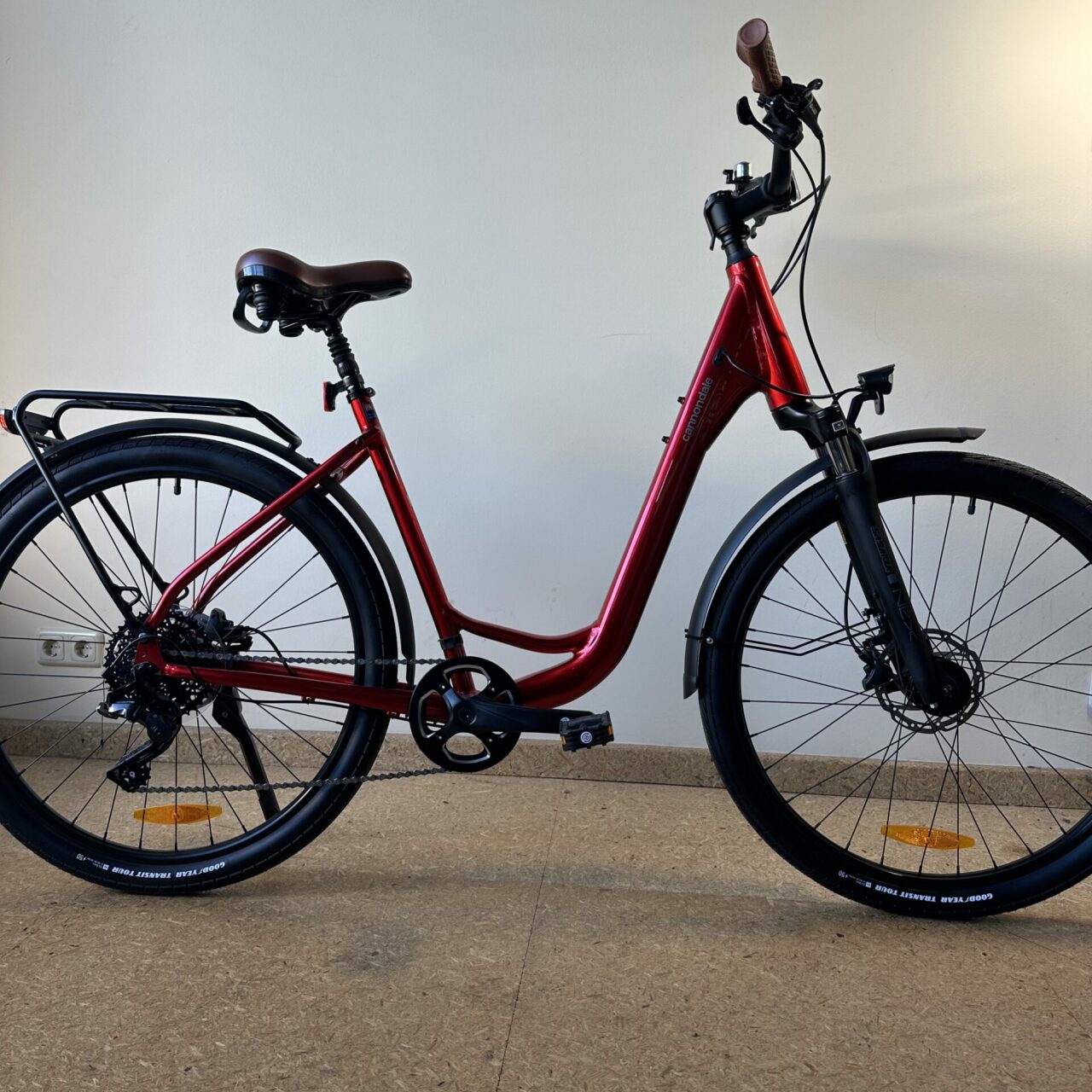 Cannondale Adventure EQ, candy-red, L
